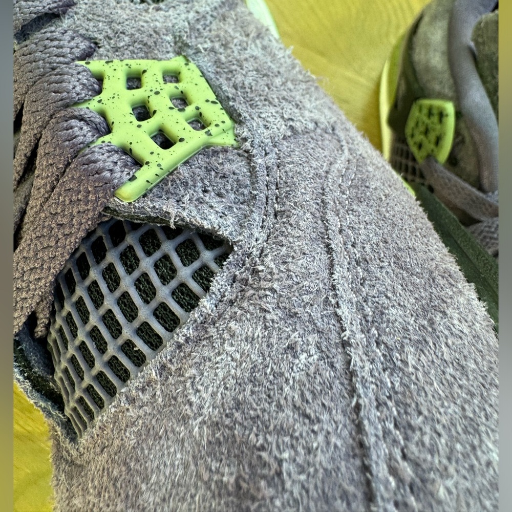 Pre owned 2022 Wmns Air Jordan 4 Retro 'Canyon Purple - Picture 4 of 9